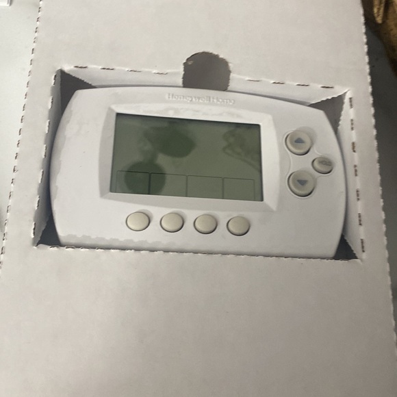 Smart Thermostat - Picture 9 of 14